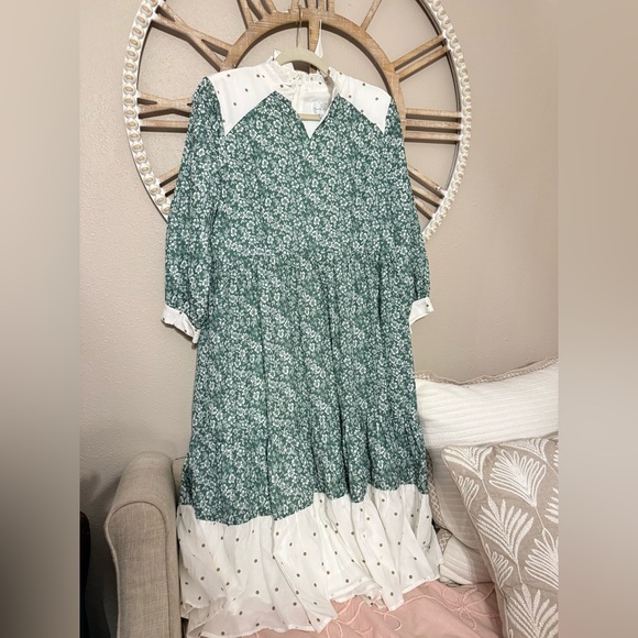 Dainty Jewells Dresses & Skirts - Floral Green and White woman’s Dress
